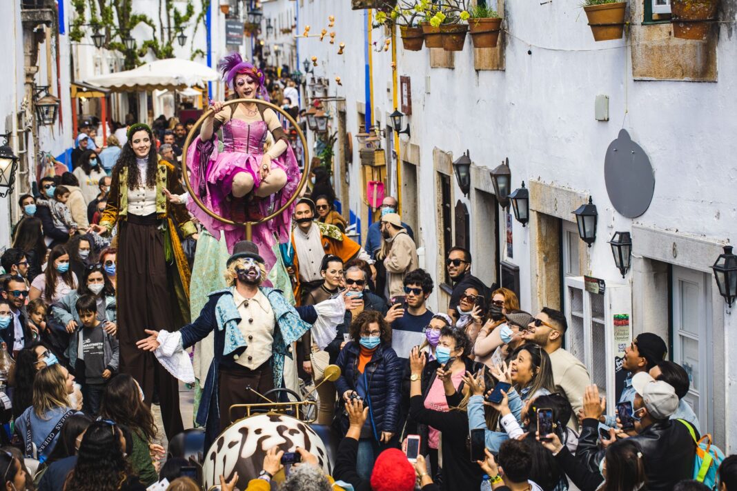 Cerca de 80 mil visitam Óbidos, num Festival que usou cinco toneladas
